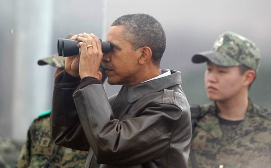 'Peering into the abyss,' Obama visits the North-South Korean border